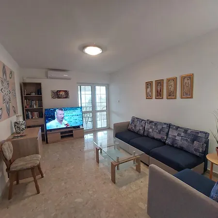 Sophie Apartman *